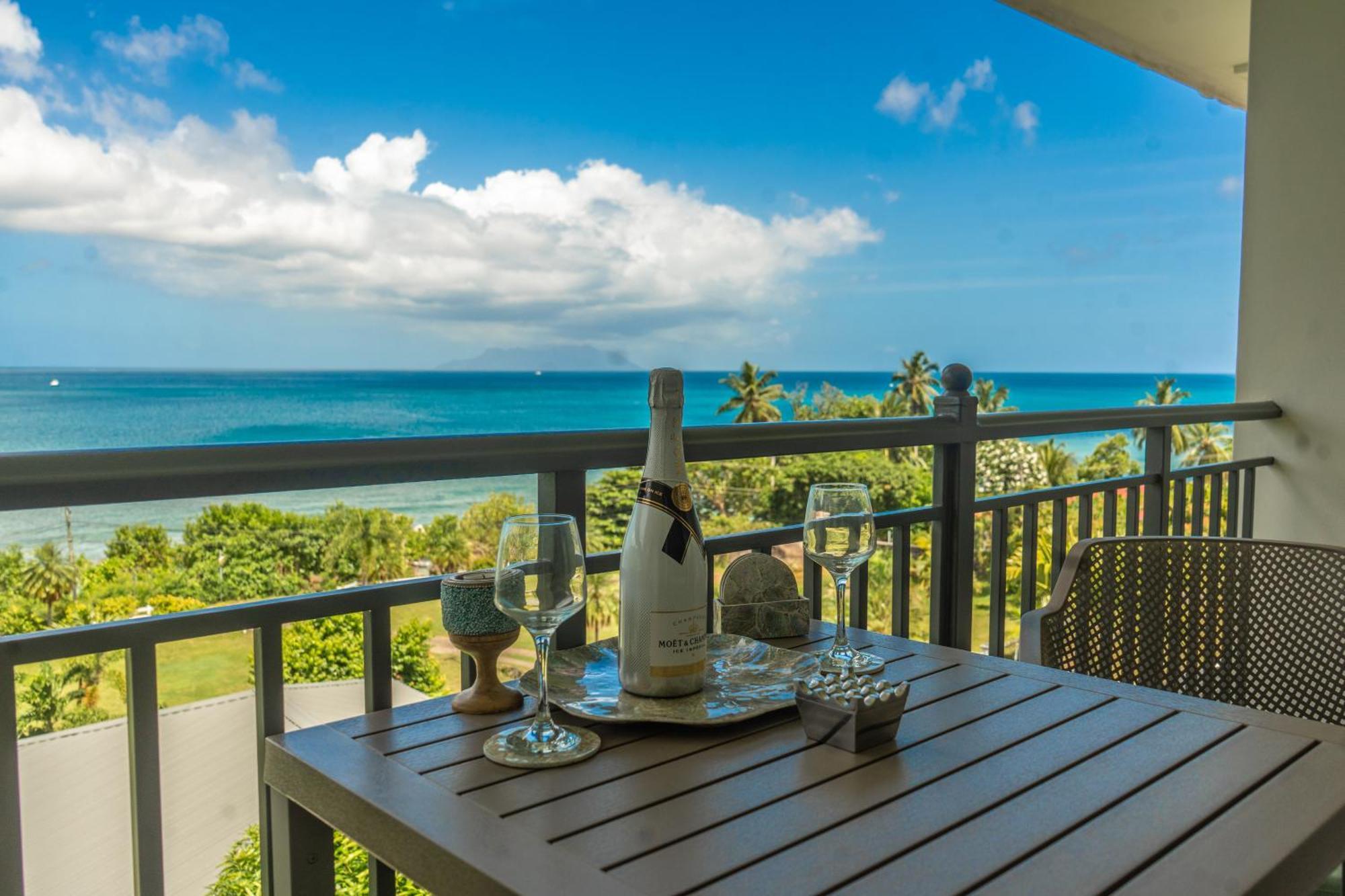 Summer Sand Holiday Apartments Beau Vallon  Bagian luar foto